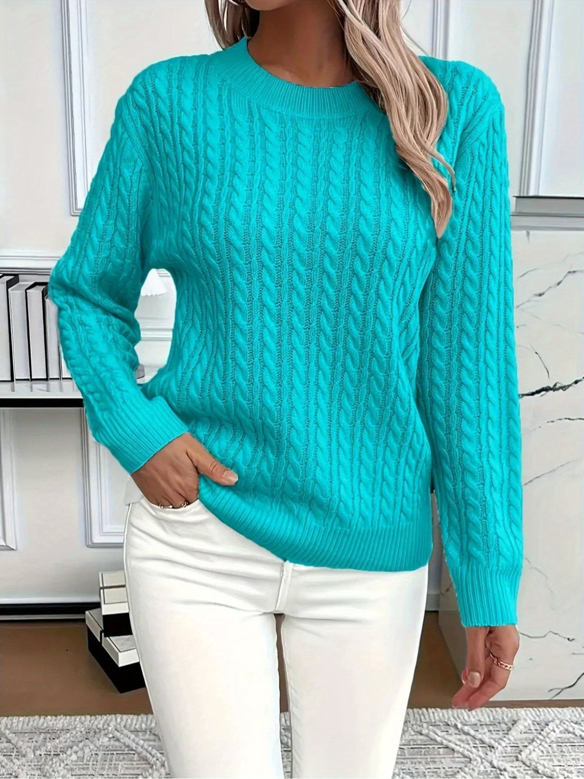 Lucyna – Sweter w warkocze z okrągłym dekoltem – Lazurowy