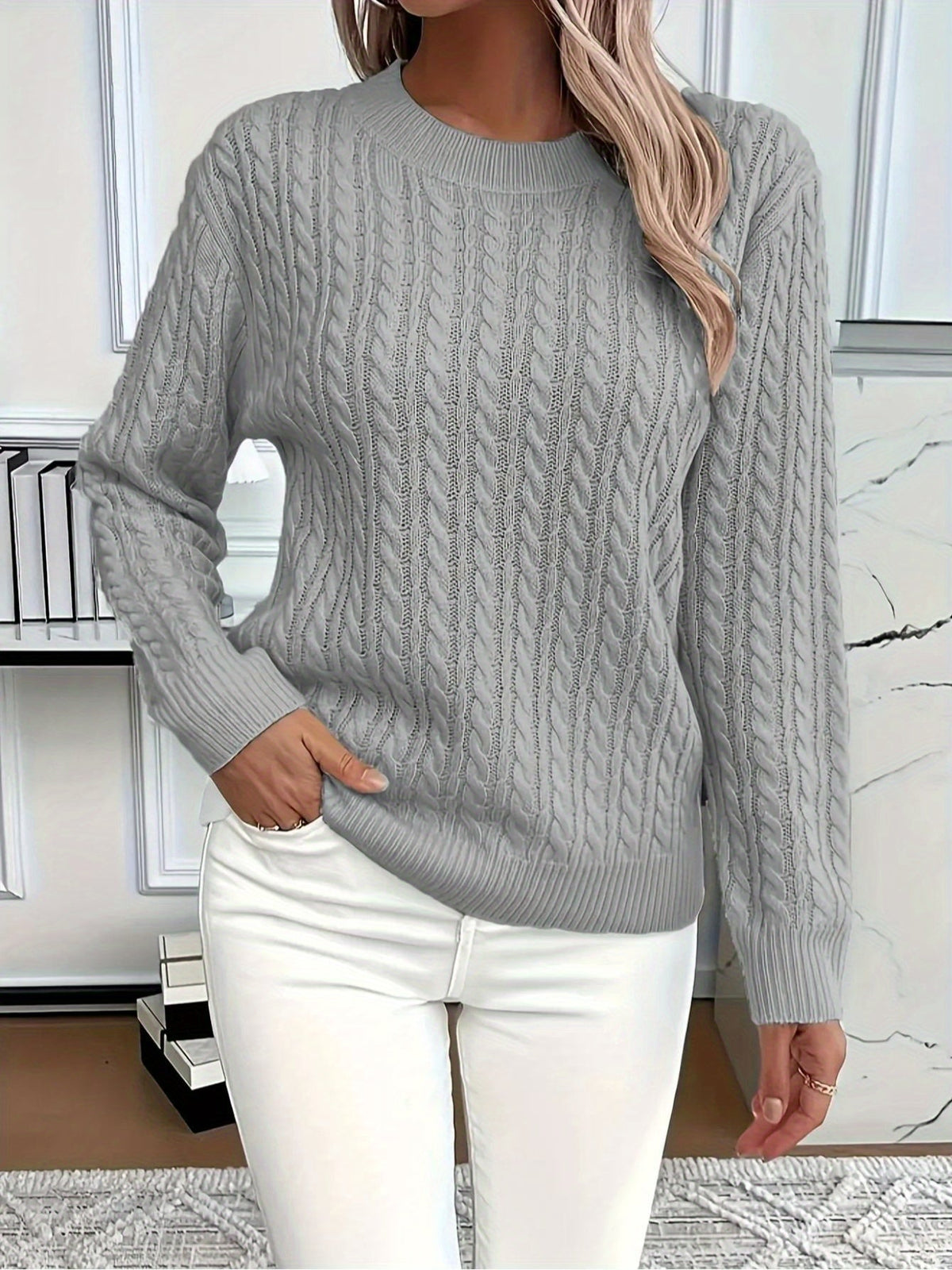 Lucyna – Sweter w warkocze z okrągłym dekoltem – Szary