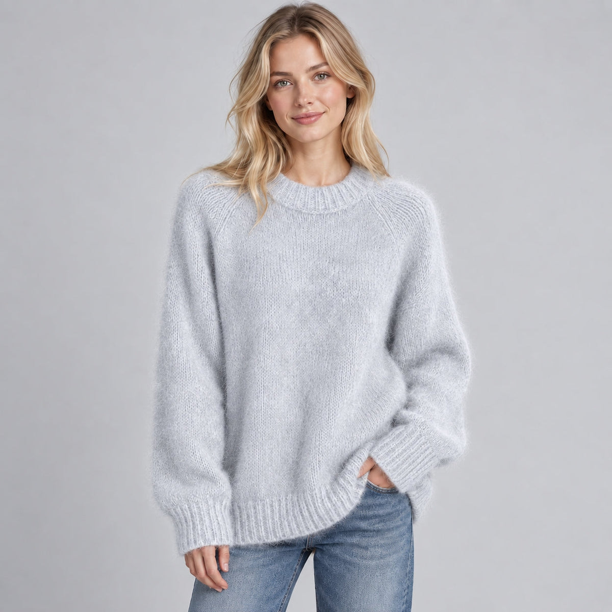Jagoda – Puszysty sweter oversize z okrągłym dekoltem – Szary