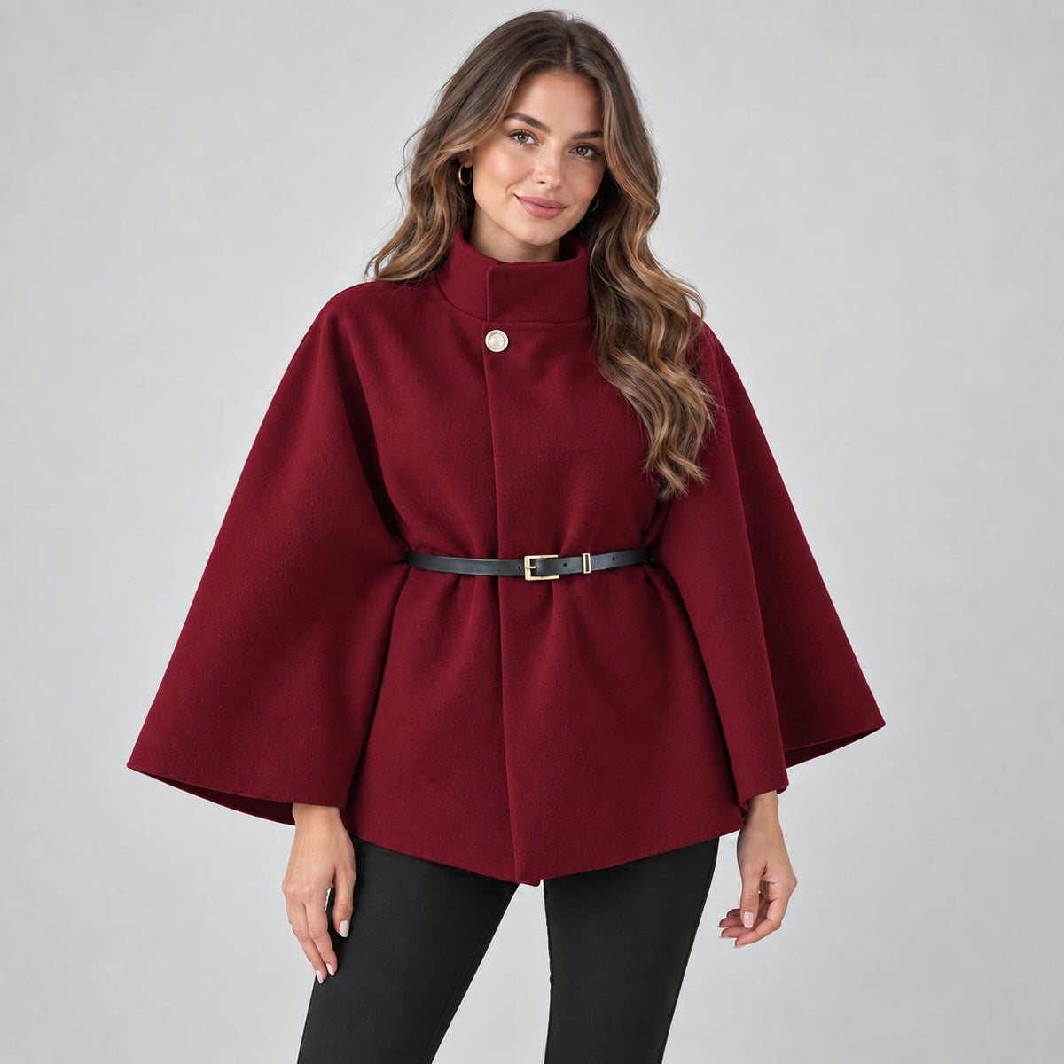 Patrycja – Elegancka peleryna z paskiem w talii – Burgundowy