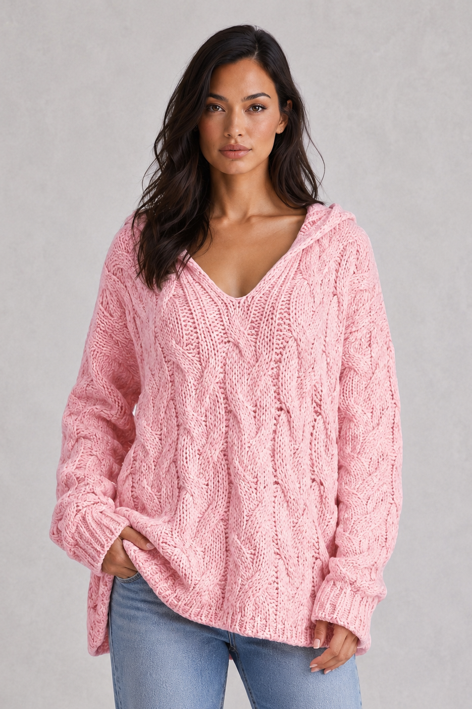Pelagia – Sweter oversize z kapturem i warkoczowym splotem – Różowy