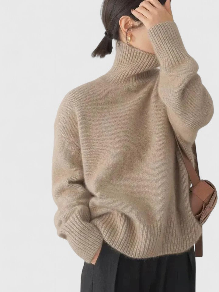 Ariadna – Sweter ze stójką o swobodnym kroju