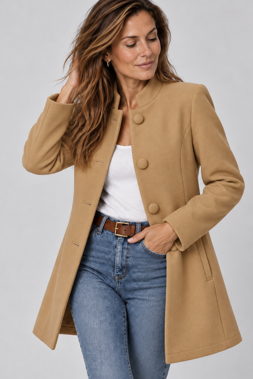 Czesława – Elegancki ciepły płaszcz w klasycznym kroju – Camelowy