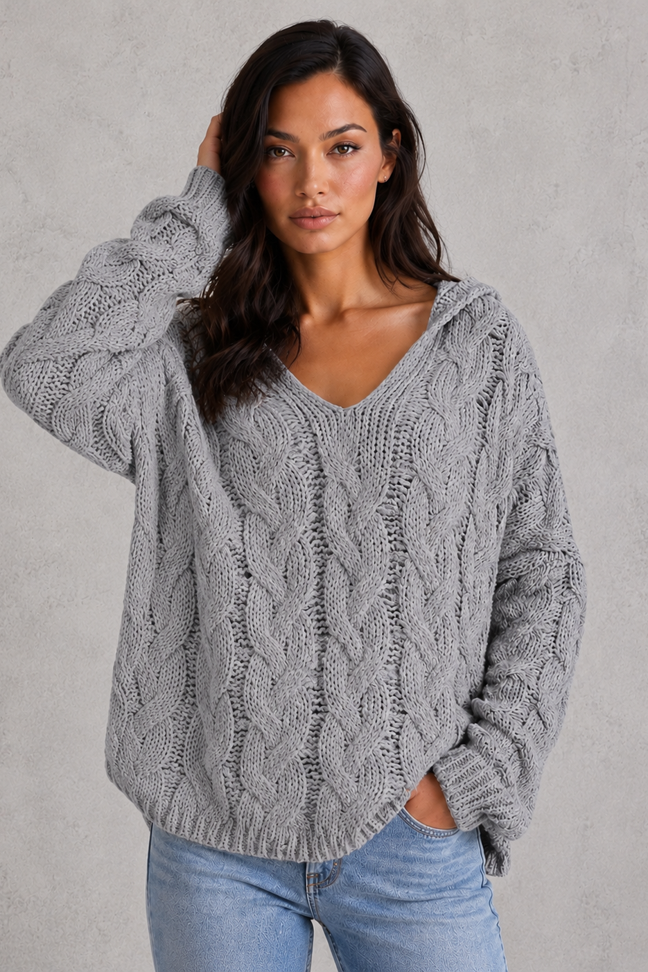 Pelagia – Sweter oversize z kapturem i warkoczowym splotem – Ciemnoszary