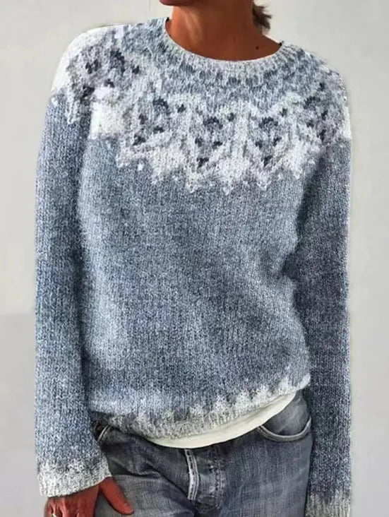 Wirginia – Sweter oversize z żakardowym wzorem przy dekolcie – Błękitny