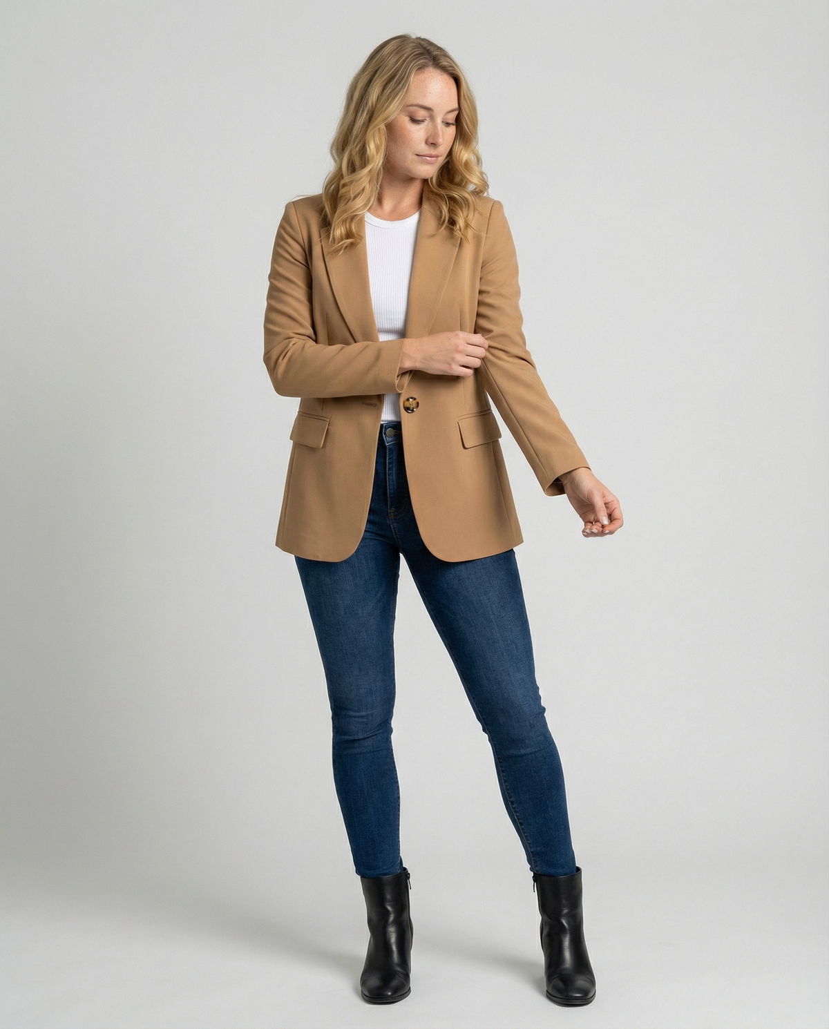 Klarysa – Klasyczny żakiet na guziki – Khaki