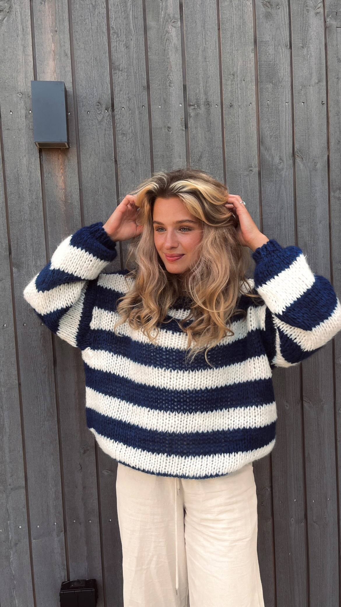 Honorata – Sweter oversize w paski z okrągłym dekoltem