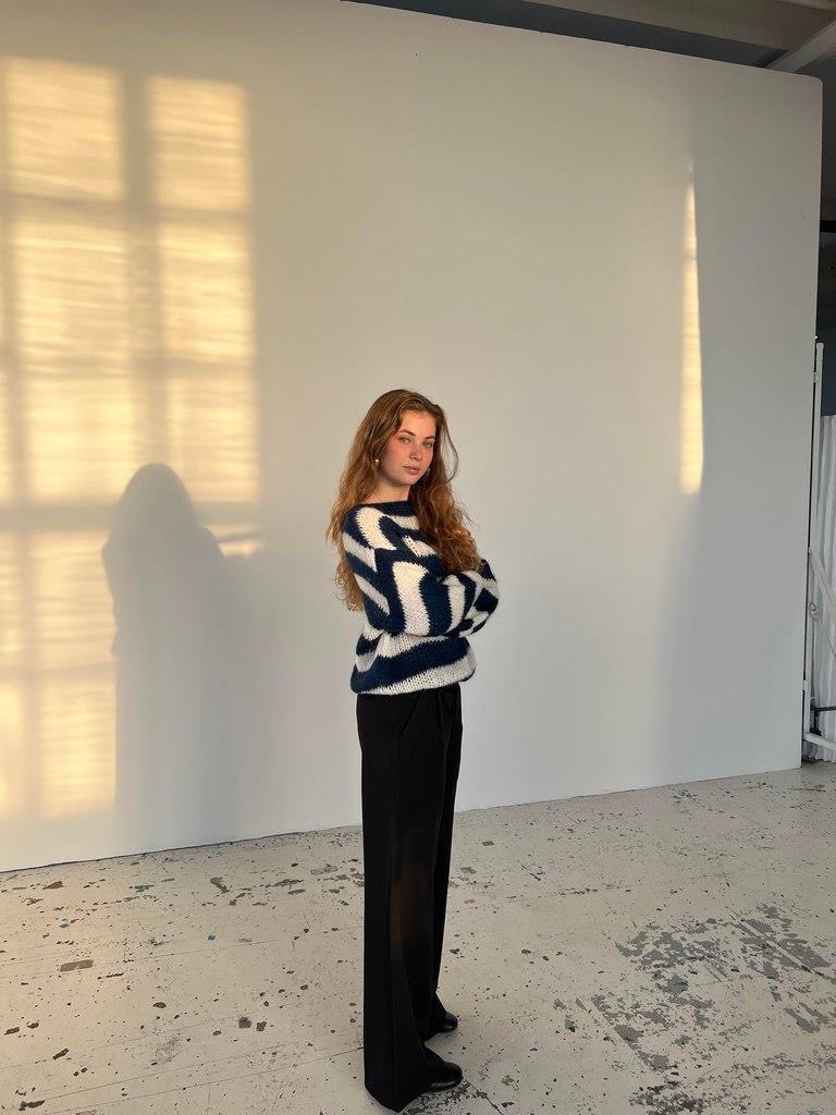 Honorata – Sweter oversize w paski z okrągłym dekoltem