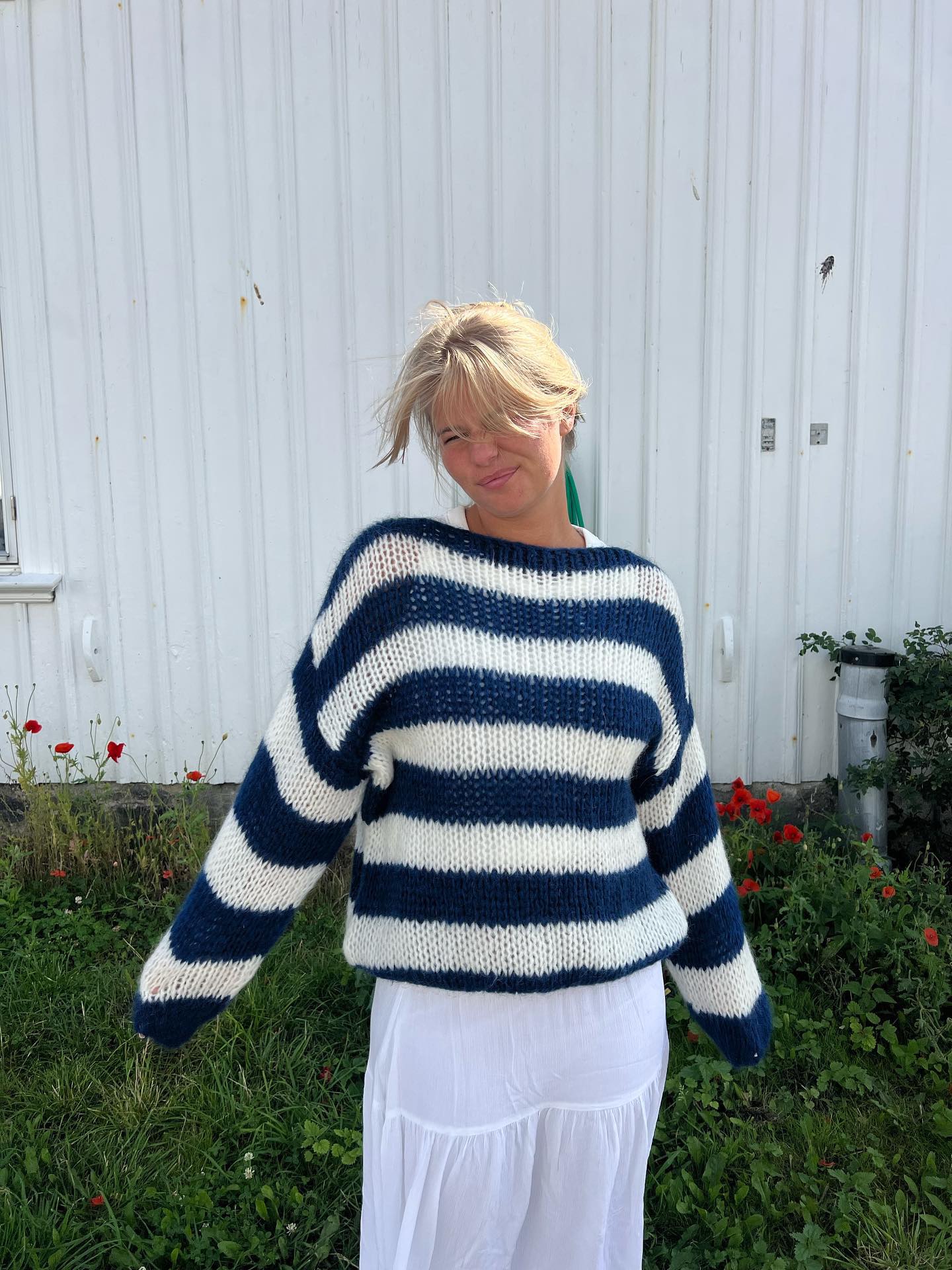 Honorata – Sweter oversize w paski z okrągłym dekoltem
