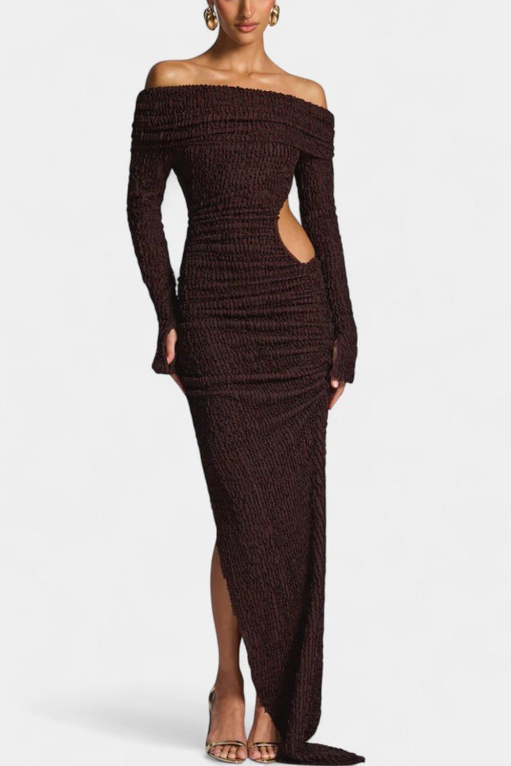 Sukienka maxi damska – długa sukienka off-shoulder ze strukturą i rozcięciem | elegancki taliowany krój – Brązowy