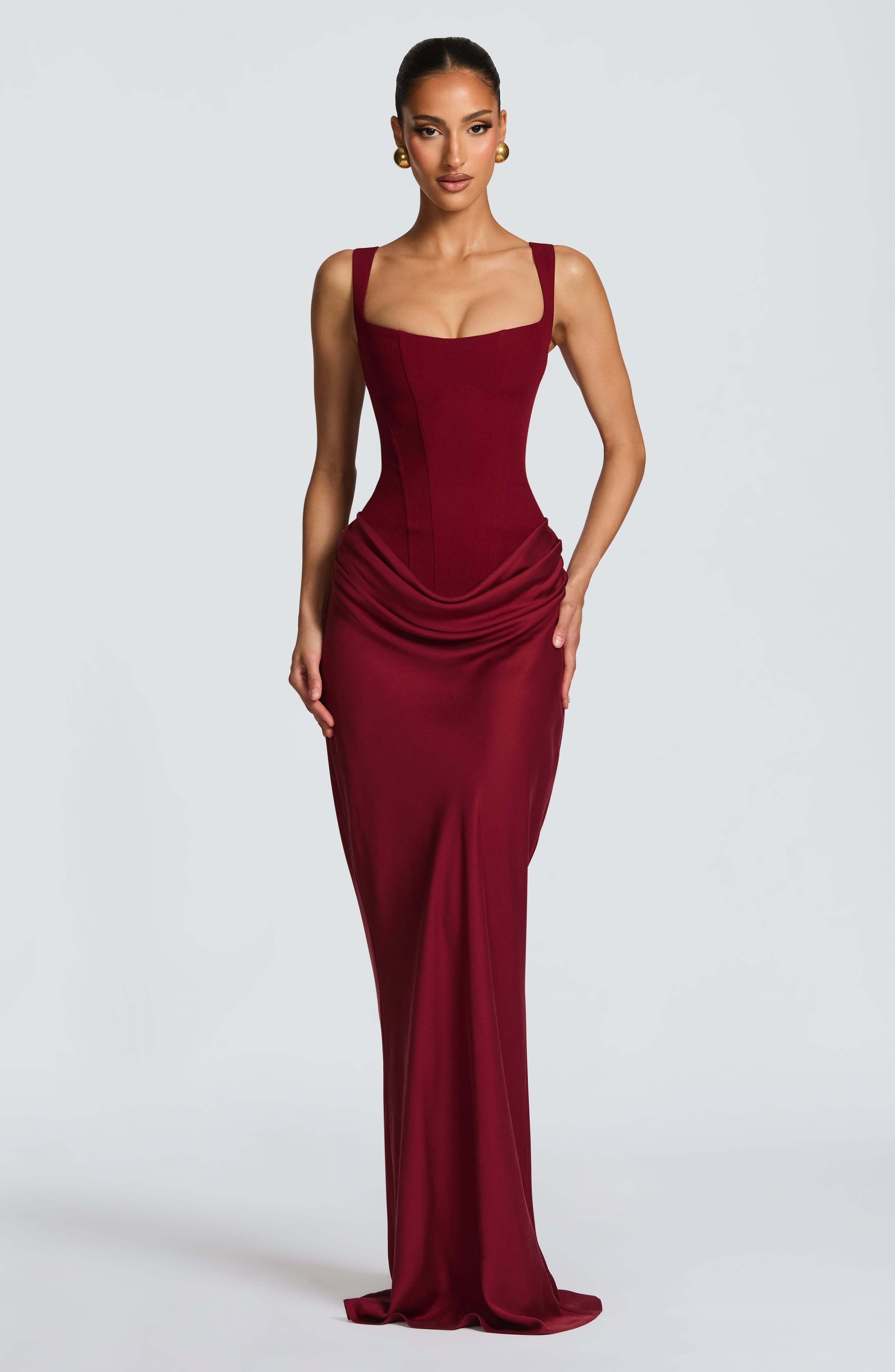 Esmee Dopasowana Sukienka Maxi z Drapowaniem – Bordowy