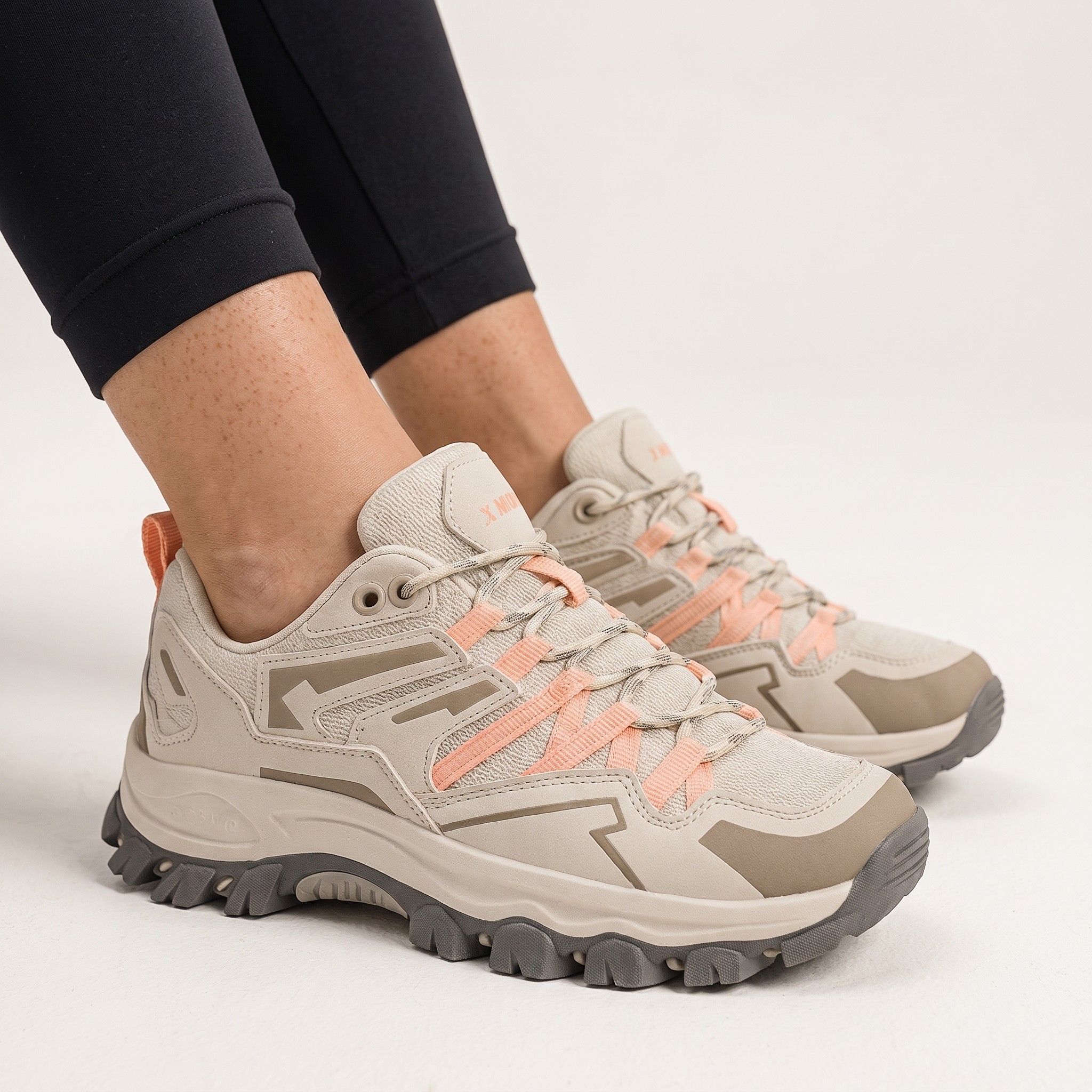 Ella – Wodoodporne buty trekkingowe damskie – Niskie buty na wędrówki – Szaro-fioletowy (detail)