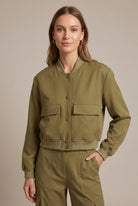 Lekka kurtka bomber damska – relaxed fit z zatrzaskami – Khaki