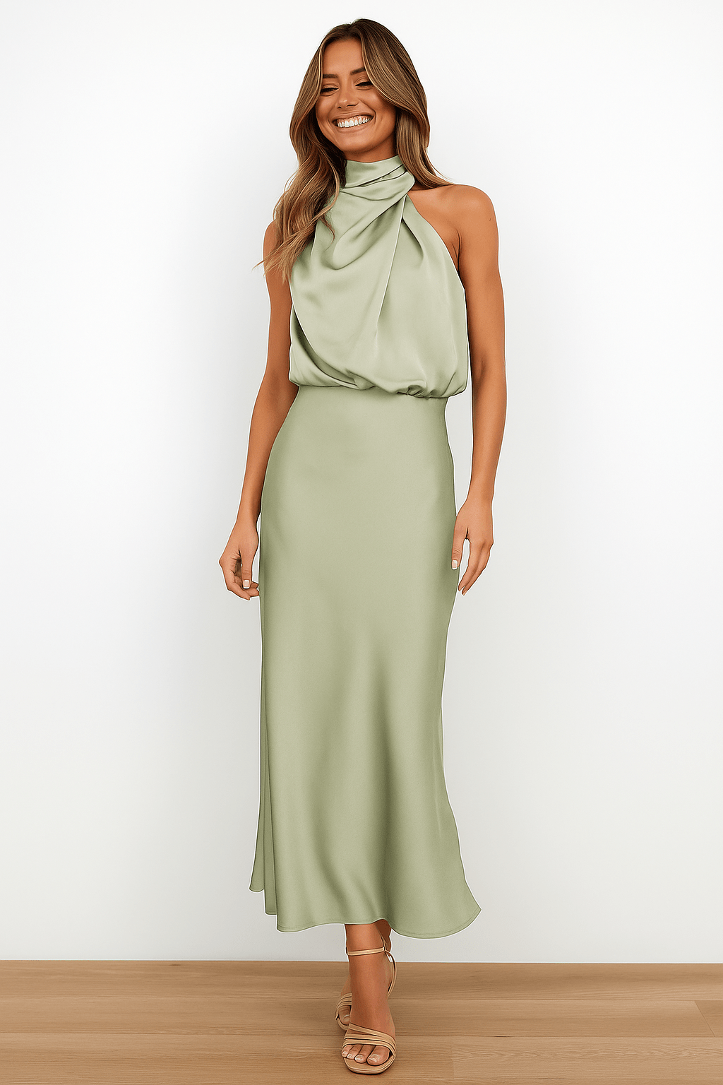 Sukienka maxi damska – satynowa sukienka z dekoltem typu halter, lejąca się | elegancka długa suknia wieczorowa – Jasnozielony