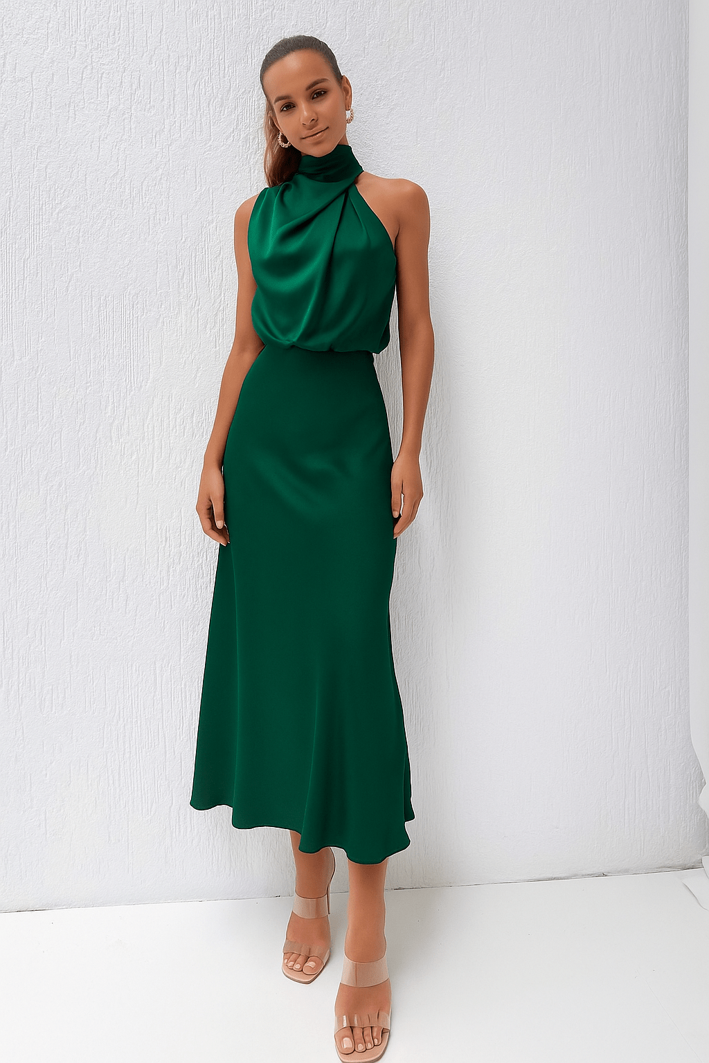 Sukienka maxi damska – satynowa sukienka z dekoltem typu halter, lejąca się | elegancka długa suknia wieczorowa – Zielony