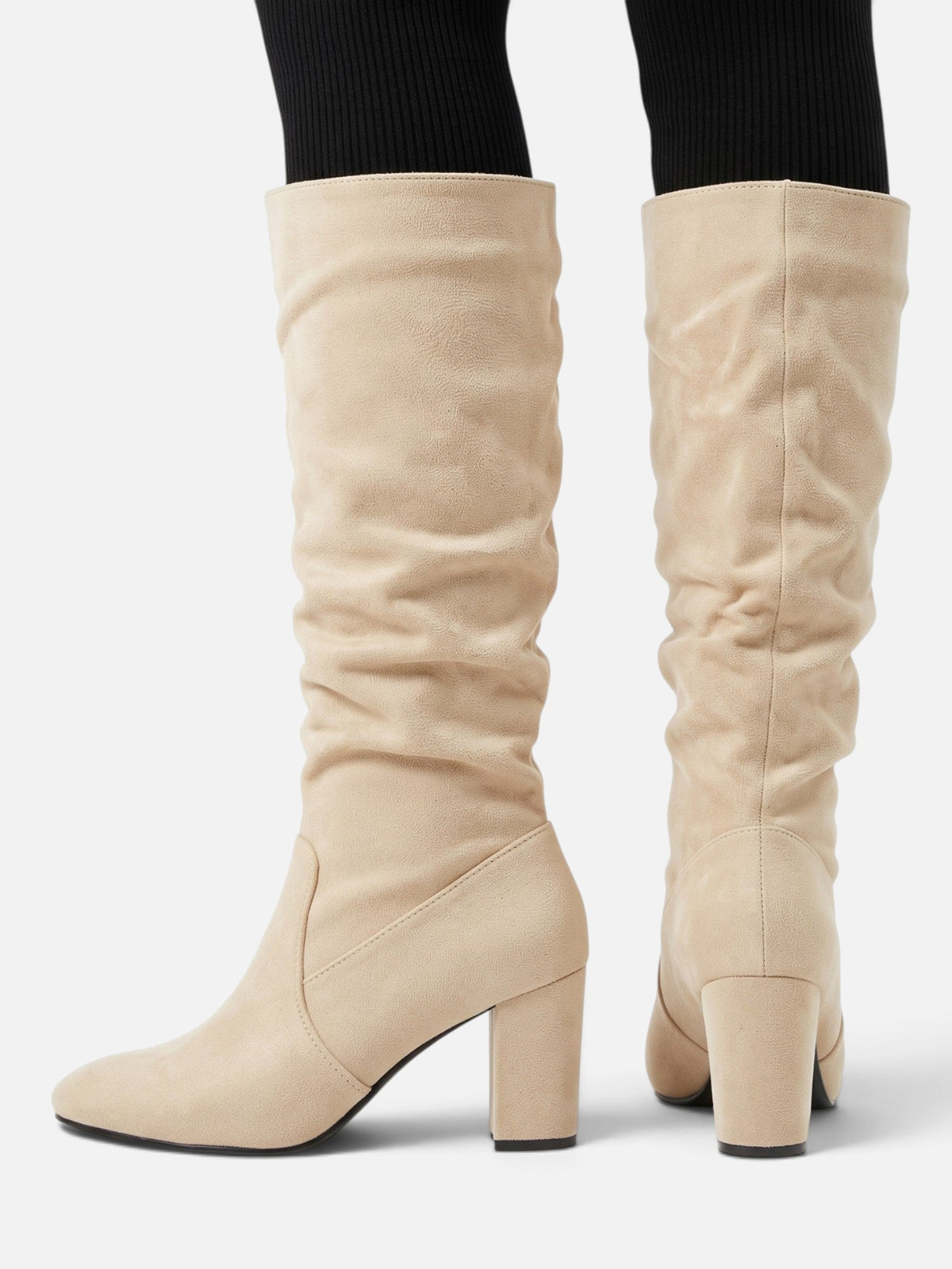 Oktawiana – Kozaki slouchy w zamszowym wyglądzie na słupku