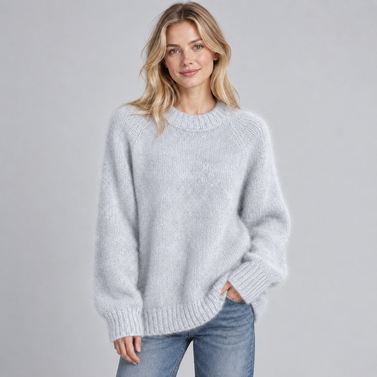 Jagoda – Puszysty sweter oversize z okrągłym dekoltem – Szary