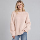 Jagoda – Puszysty sweter oversize z okrągłym dekoltem – Morelowy