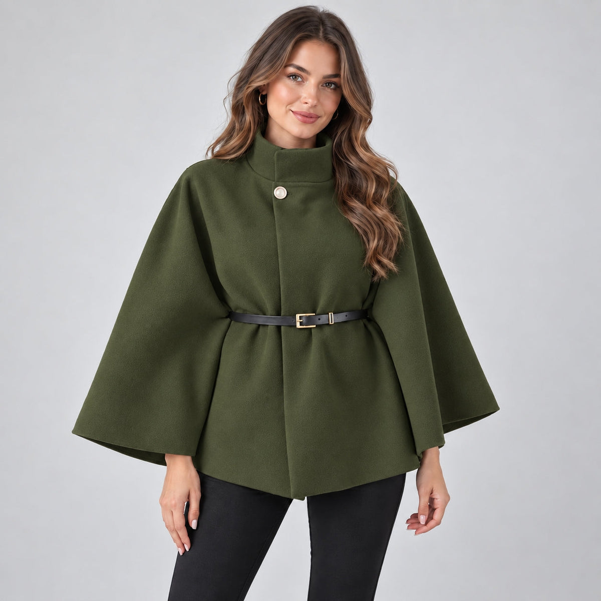 Patrycja – Elegancka peleryna z paskiem w talii – Khaki